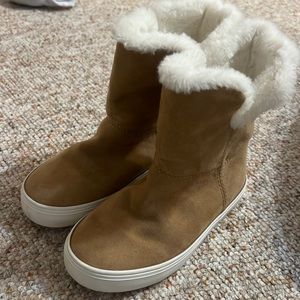 Old Navy kids boots size 13